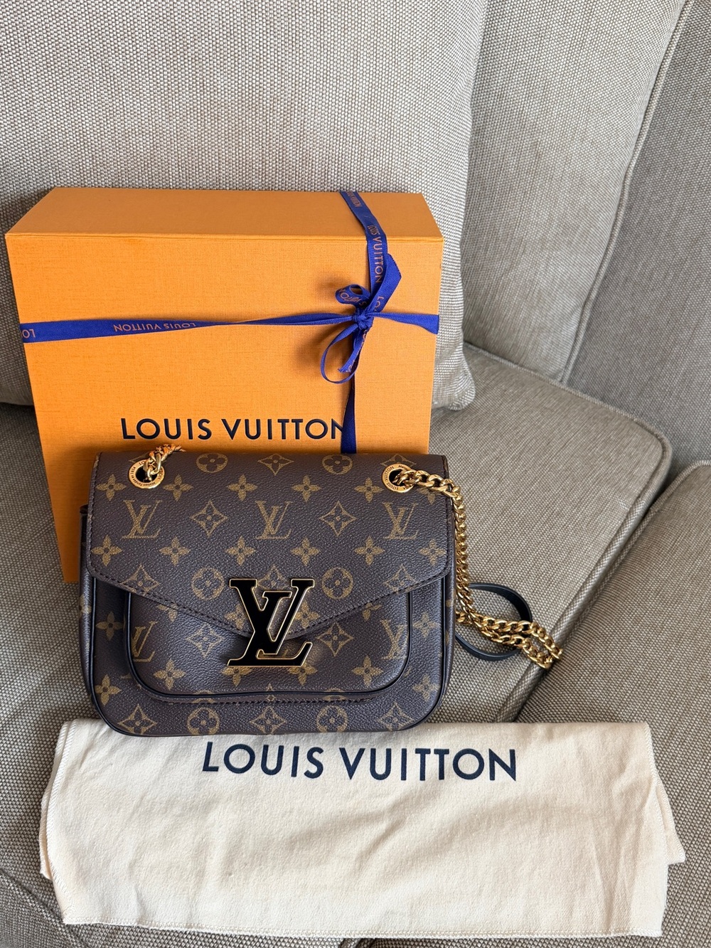 Louis Vuitton Passy M45592 Monogram Shoulder/Crossbody Bag - Excellent Condition